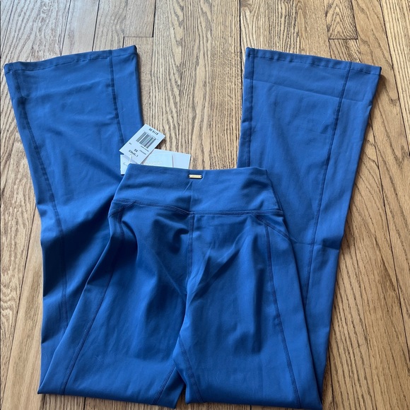 ❄️SNOW SALE❄️ Lspace overdrive flared yoga leggings - NEW WITH TAGS - Picture 6 of 6